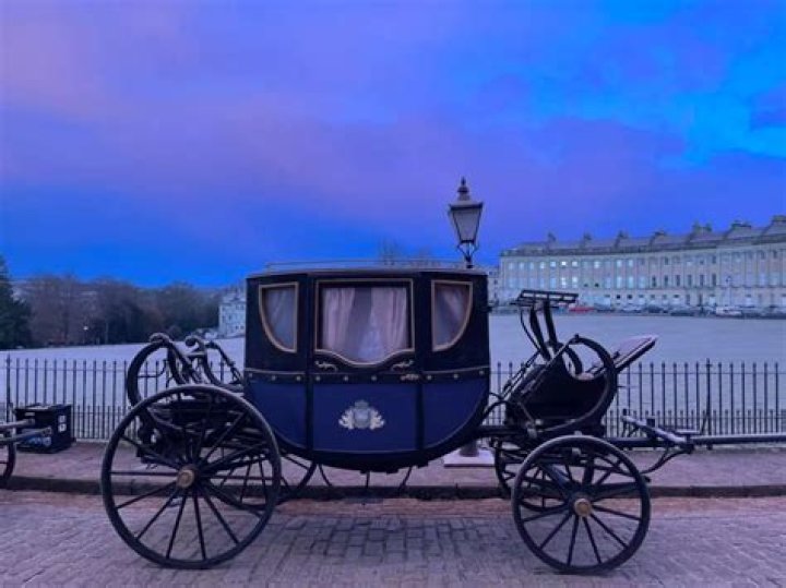 Unveiling The Charm Of The Carriage Scene In "Romancing Mr. Bridgerton"